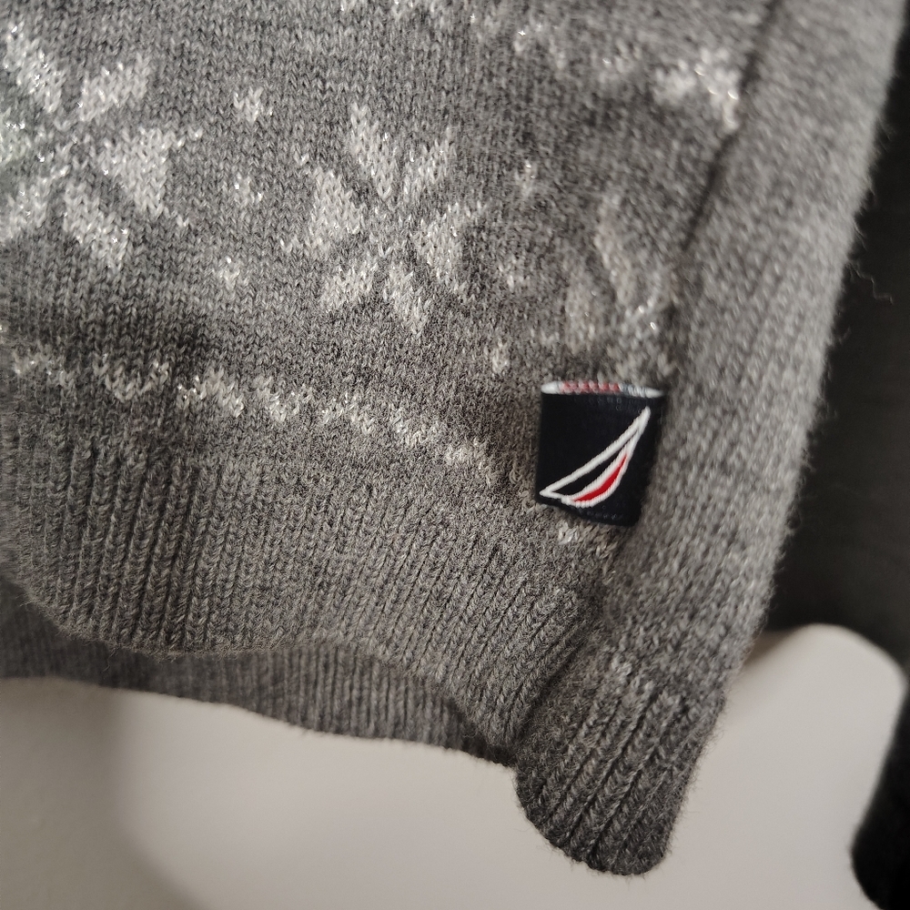 Nautica Jeans Gray Sparkle Snowflake Long Sleeve V Neck Sweater Women's Medium - Picture 3 of 10